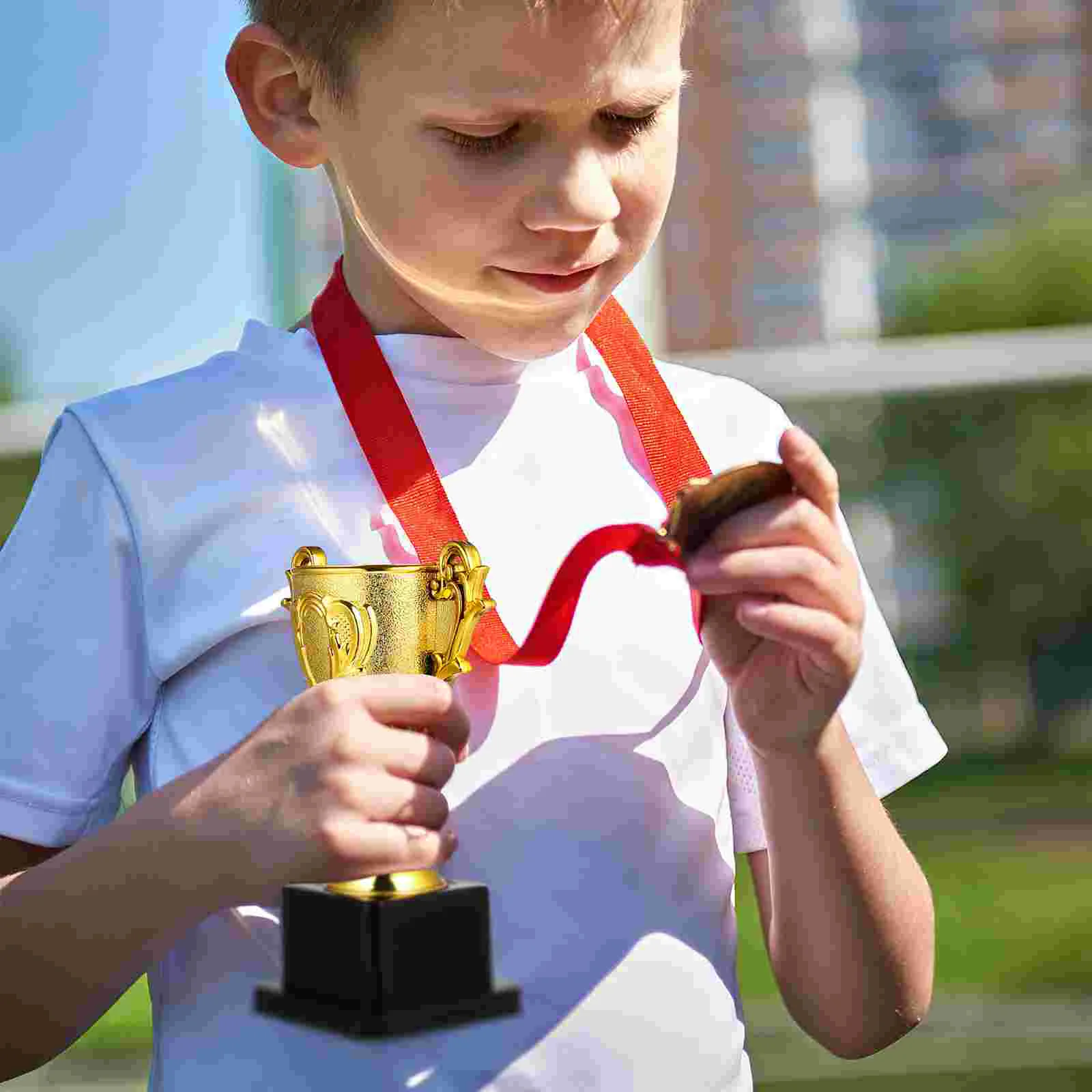 Sport Cupa Medalii Mini Trofee De Fotbal Trofeu Mici Câștigător Al Premiului Toy Personalizate - 1